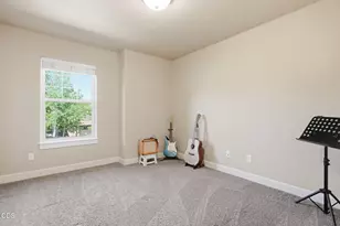 61156 SE Sydney Harbor Dr, Bend, OR 97702 - Photo 36