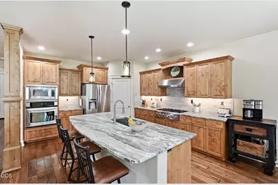 61156 SE Sydney Harbor Drive, Bend, OR 97702 - Photo 8
