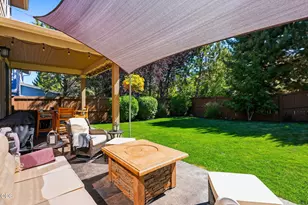 61156 SE Sydney Harbor Dr, Bend, OR 97702 - Photo 48