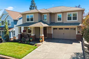 61156 SE Sydney Harbor Dr, Bend, OR 97702 - Photo 2