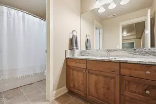 61156 SE Sydney Harbor Dr, Bend, OR 97702 - Photo 38