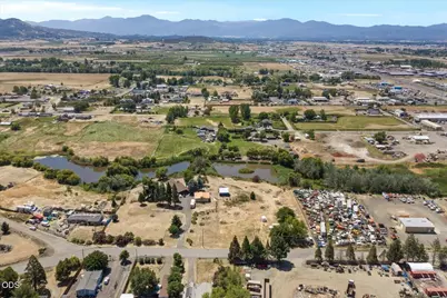 2288 Gramercy Drive, White City, OR 97503 - Photo 10