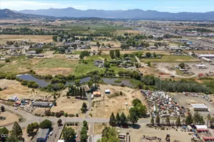 2288 Gramercy Dr, White City, OR 97503 - Photo 10
