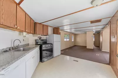 2288 Gramercy Drive, White City, OR 97503 - Photo 6