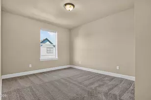 20540 Gloucester Ln, Bend, OR 97701 - Photo 30