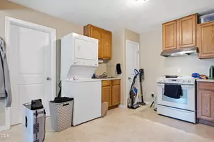 825 W 13th St, Medford, OR 97501 - Photo 18