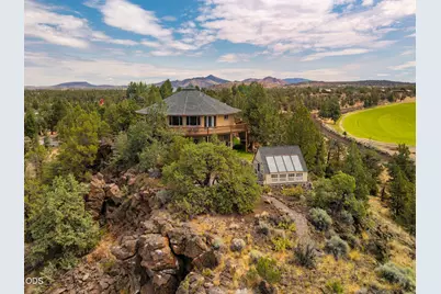 5365 NW Zamia Avenue, Redmond, OR 97756 - Photo 2