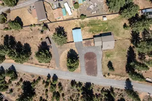 60180 Pawnee Rd, Bend, OR 97702 - Photo 38