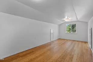 60180 Pawnee Rd, Bend, OR 97702 - Photo 24