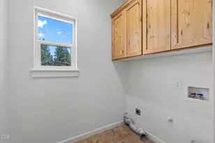60180 Pawnee Rd, Bend, OR 97702 - Photo 14