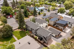 454 NE Burnside Ave, Bend, OR 97701 - Photo 56