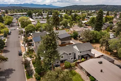 454 NE Burnside Avenue, Bend, OR 97701 - Photo 2