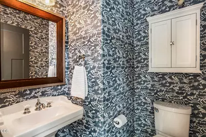 454 NE Burnside Avenue, Bend, OR 97701 - Photo 24