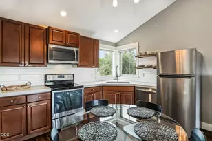 454 NE Burnside Ave, Bend, OR 97701 - Photo 46
