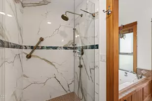 577 NW Greyhawk Ave, Bend, OR 97703 - Photo 32