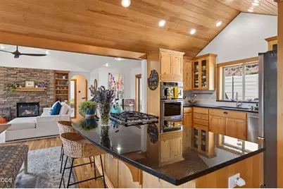 577 NW Greyhawk Avenue, Bend, OR 97703 - Photo 24
