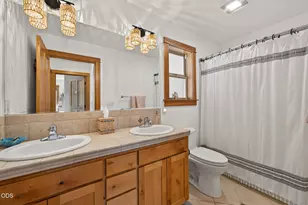 577 NW Greyhawk Ave, Bend, OR 97703 - Photo 36