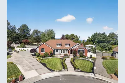 2430 Quail Run Drive, Medford, OR 97504 - Photo 2
