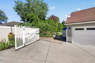 2430 Quail Run Dr, Medford, OR 97504 - Photo 48