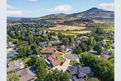 2430 Quail Run Drive, Medford, OR 97504 - Photo 54