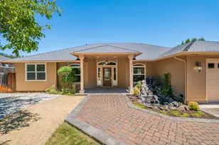 112 Orchard Ln, Shady Cove, OR 97539 - Photo 4