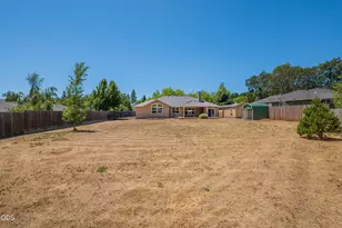 112 Orchard Ln, Shady Cove, OR 97539 - Photo 40
