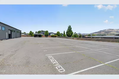 351 Rogue River Parkway, Talent, OR 97540 - Photo 6