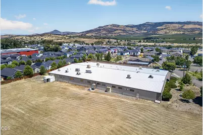 351 Rogue River Parkway, Talent, OR 97540 - Photo 58