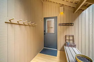 17631 Cluster Cabin Ln, Sunriver, OR 97707 - Photo 2