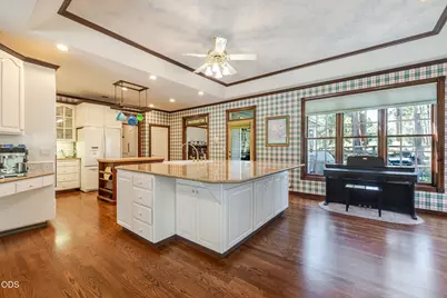 60287 Tall Pine Avenue, Bend, OR 97702 - Photo 10