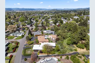 524 N Berkeley Way, Medford, OR 97504 - Photo 40