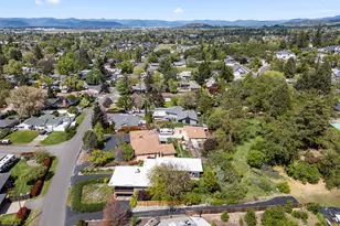 524 N Berkeley Way, Medford, OR 97504 - Photo 40