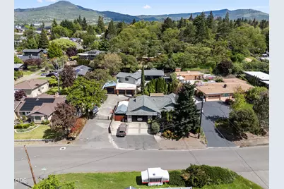 524 N Berkeley Way, Medford, OR 97504 - Photo 34