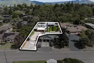 524 N Berkeley Way, Medford, OR 97504 - Photo 32
