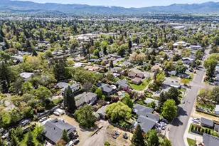 524 N Berkeley Way, Medford, OR 97504 - Photo 42