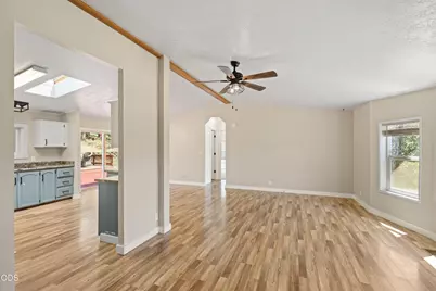 235 Dearing Way, Grants Pass, OR 97527 - Photo 6