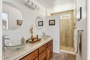 1922 NW Wildflower Pl, Redmond, OR 97756 - Photo 24