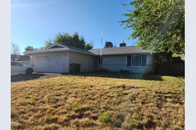 5201 Laurelwood Drive, Klamath Falls, OR 97603 - Photo 1