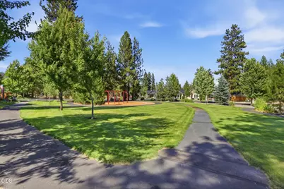 820 N Hindeman Street, Sisters, OR 97759 - Photo 40