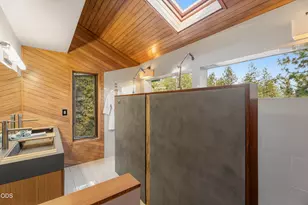 2075 NW Trenton Ave, Bend, OR 97703 - Photo 40