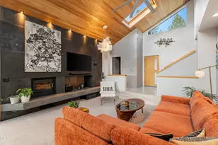2075 NW Trenton Ave, Bend, OR 97703 - Photo 4