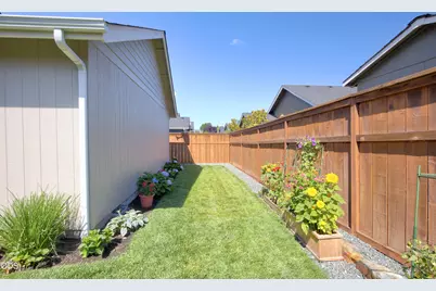 2036 SW Truman Way, Grants Pass, OR 97526 - Photo 30