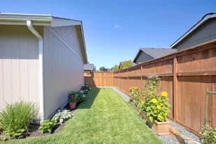 2036 SW Truman Wy, Grants Pass, OR 97526 - Photo 30