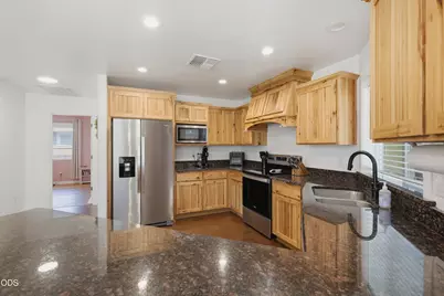 2036 SW Truman Way, Grants Pass, OR 97526 - Photo 12