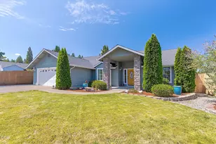 2714 SW Trinity Way, Grants Pass, OR 97527 - Photo 2