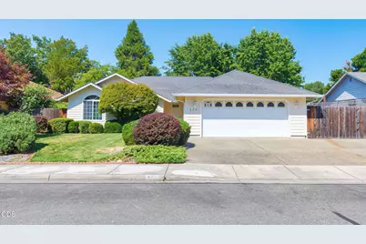 524 SW Anique Lane, Grants Pass, OR 97526 - Photo 2