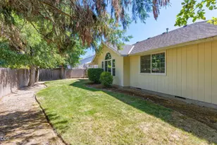 524 SW Anique Ln, Grants Pass, OR 97526 - Photo 26