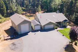 141 N Lappland Dr, Grants Pass, OR 97527 - Photo 52