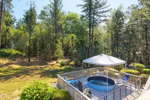 141 N Lappland Dr, Grants Pass, OR 97527 - Photo 42