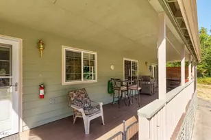 141 N Lappland Dr, Grants Pass, OR 97527 - Photo 40
